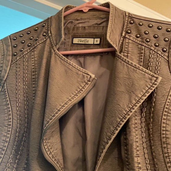 Leather jacket - Picture 2 of 6